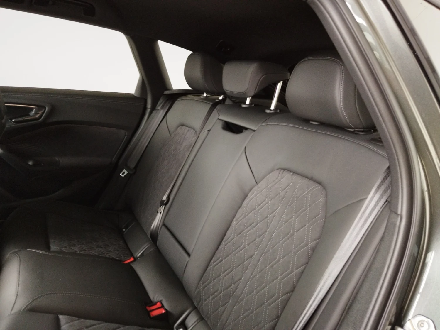 Bild eines Audi A5 Avant e-hybrid quattro 220 kW