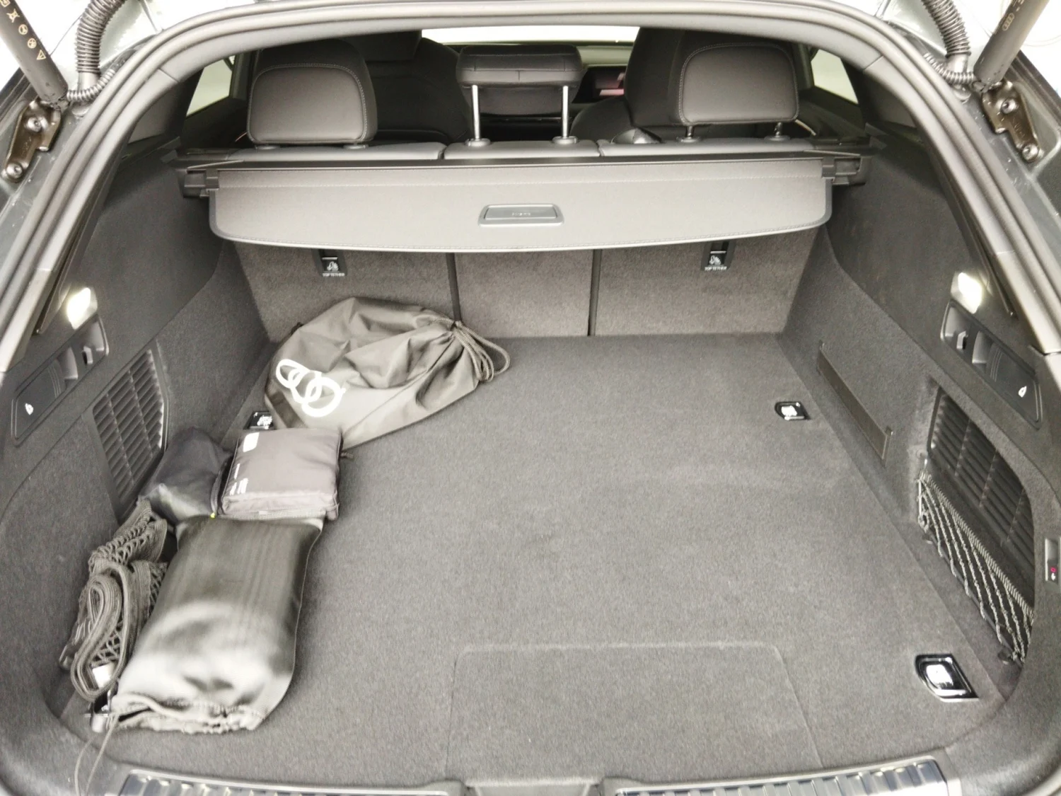 Bild eines Audi A5 Avant e-hybrid quattro 220 kW