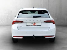 Škoda Octavia Combi Selection TSI mHEV DSG in Moon-Weiß Metallic