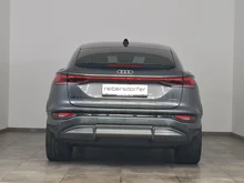 Audi Q6 Sportback e-tron quattro in Daytonagrau Perleffekt