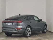 Audi Q6 Sportback e-tron quattro in Daytonagrau Perleffekt