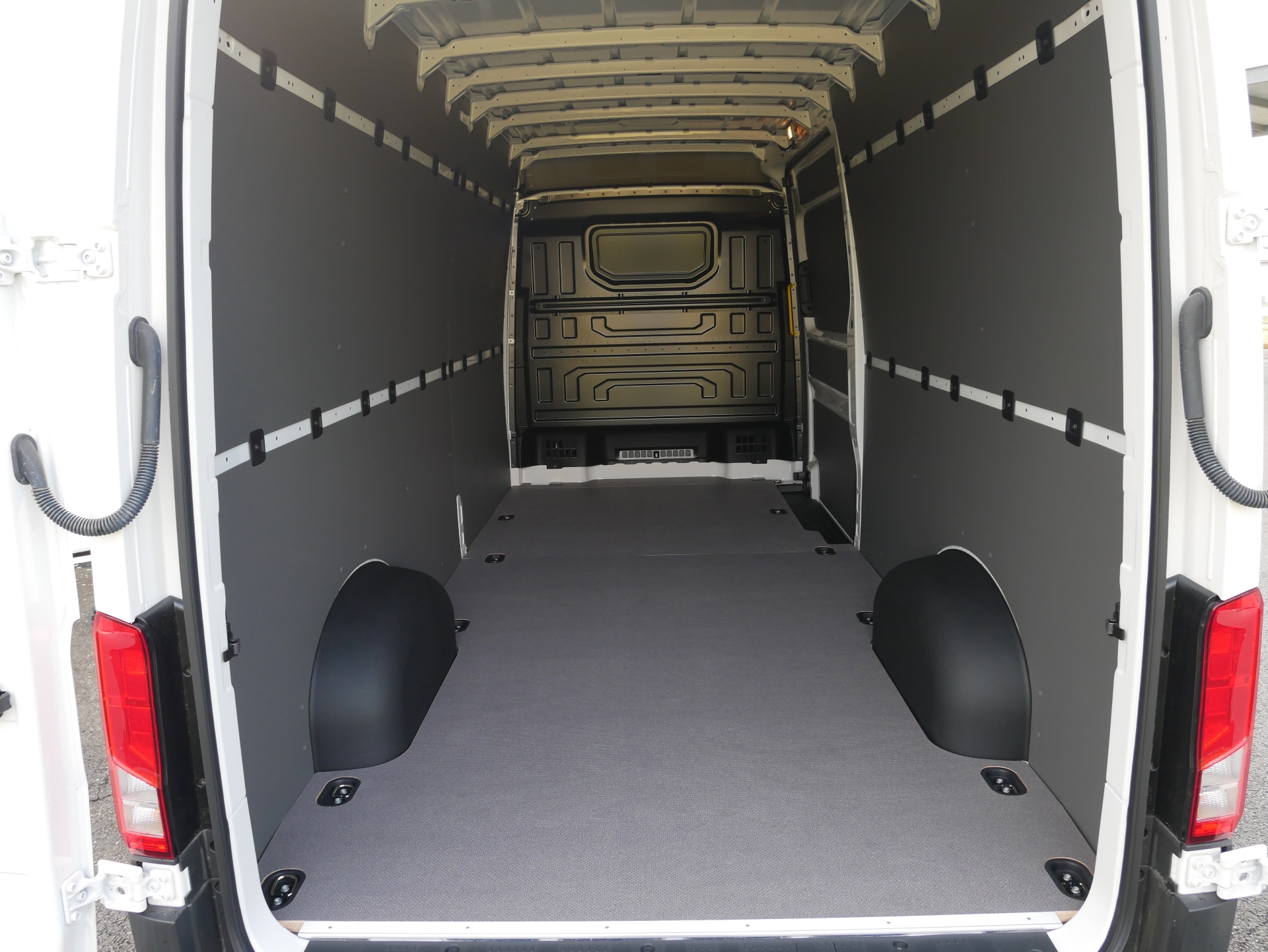 Volkswagen Crafter - skříňový vůz