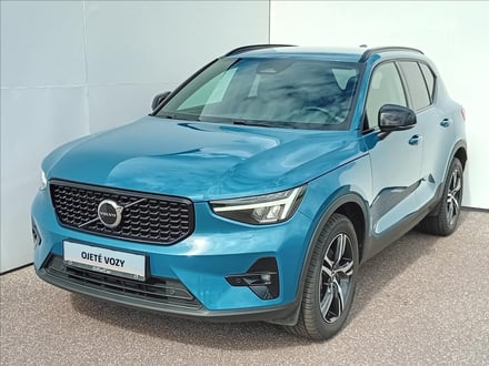 Volvo XC40 PLUS DARK145 kW B4
