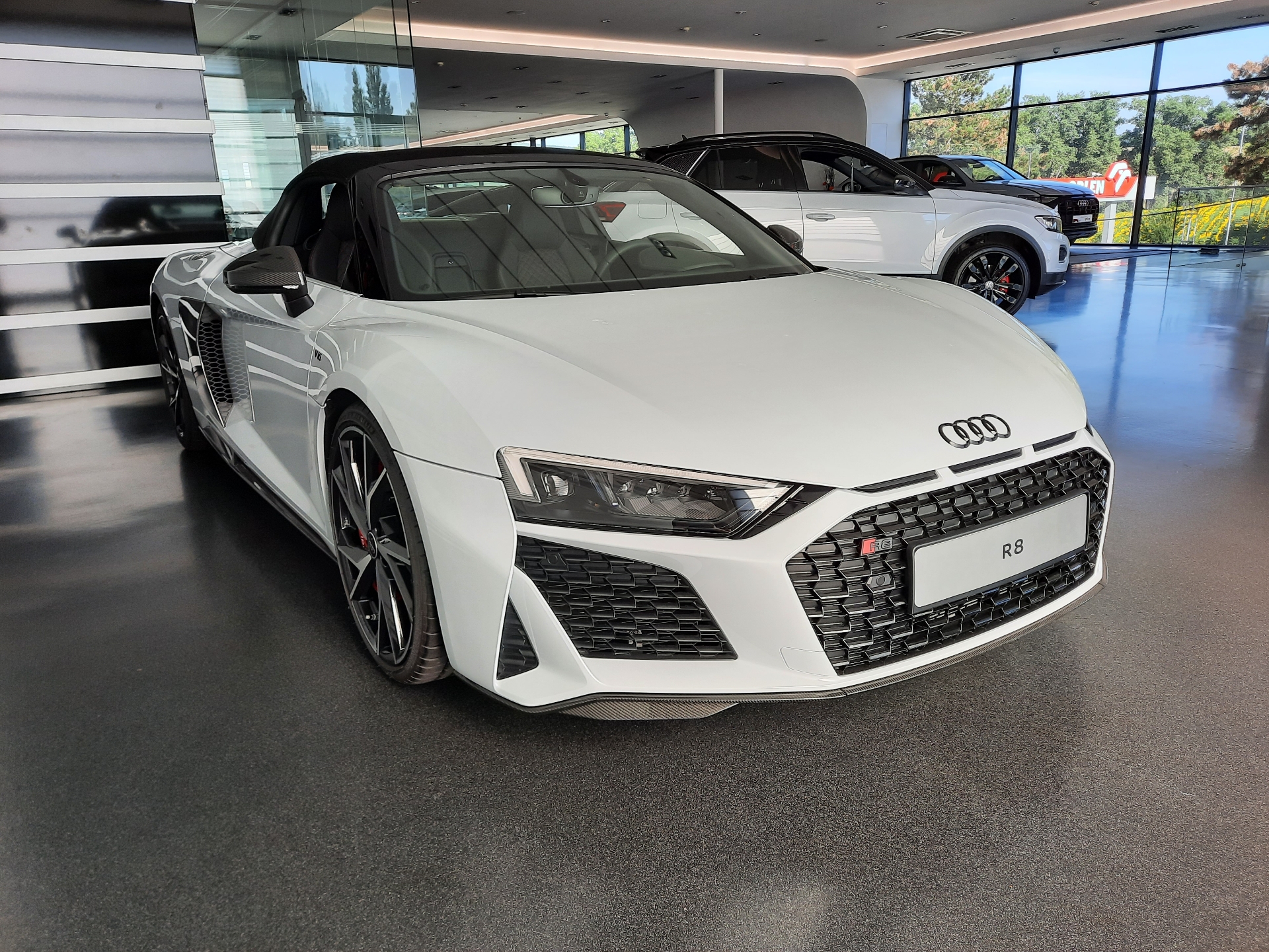 Audi R8