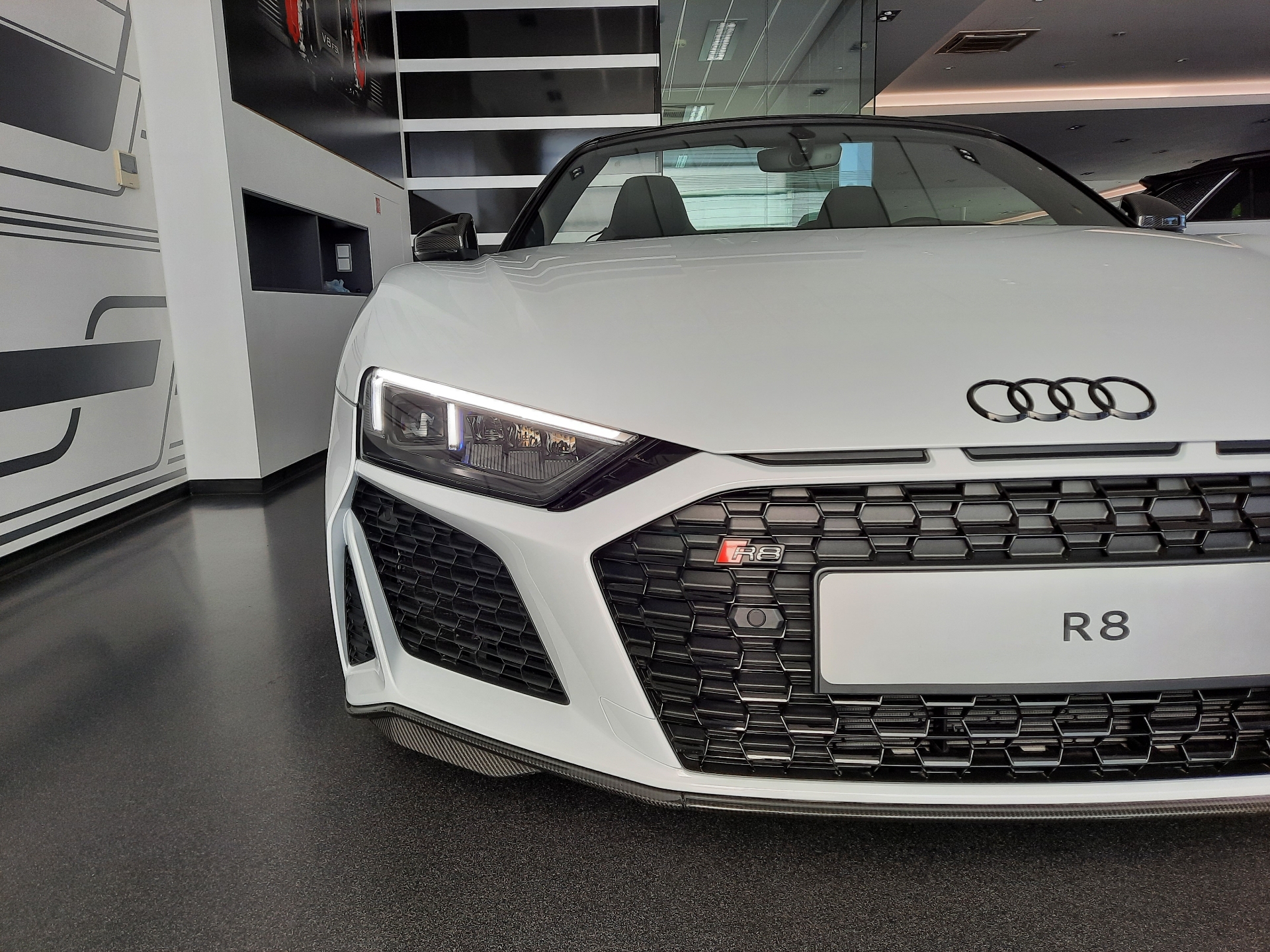 Audi R8