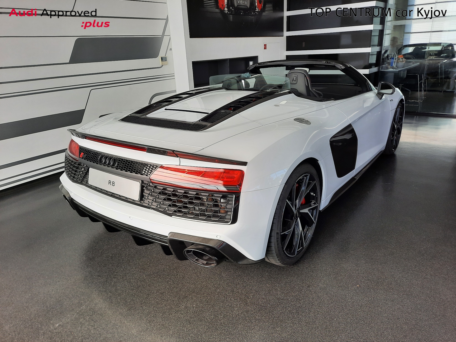 Audi R8