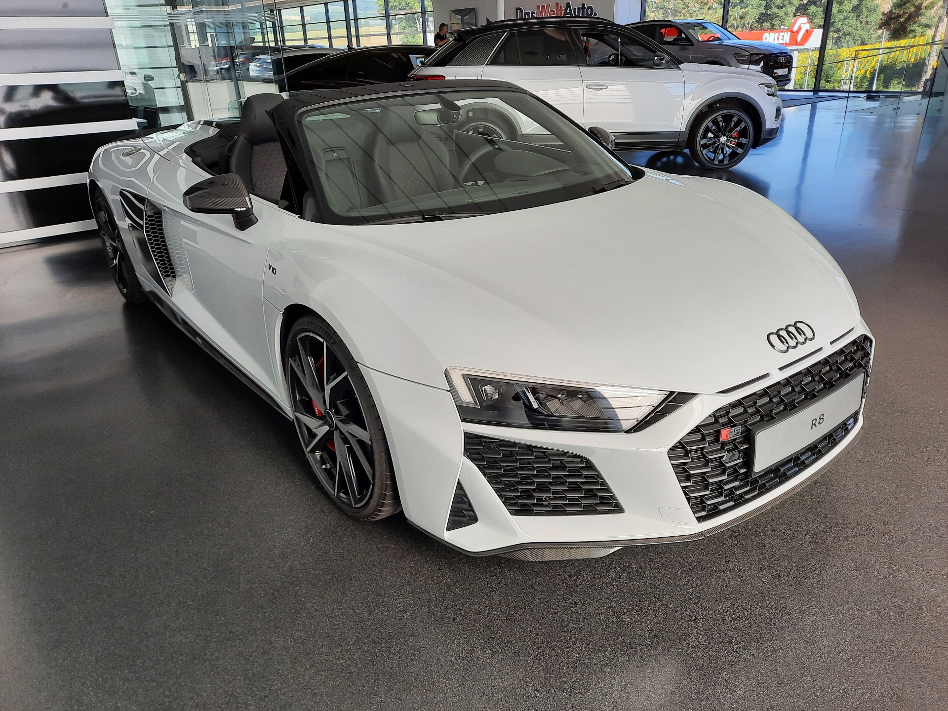 Audi R8