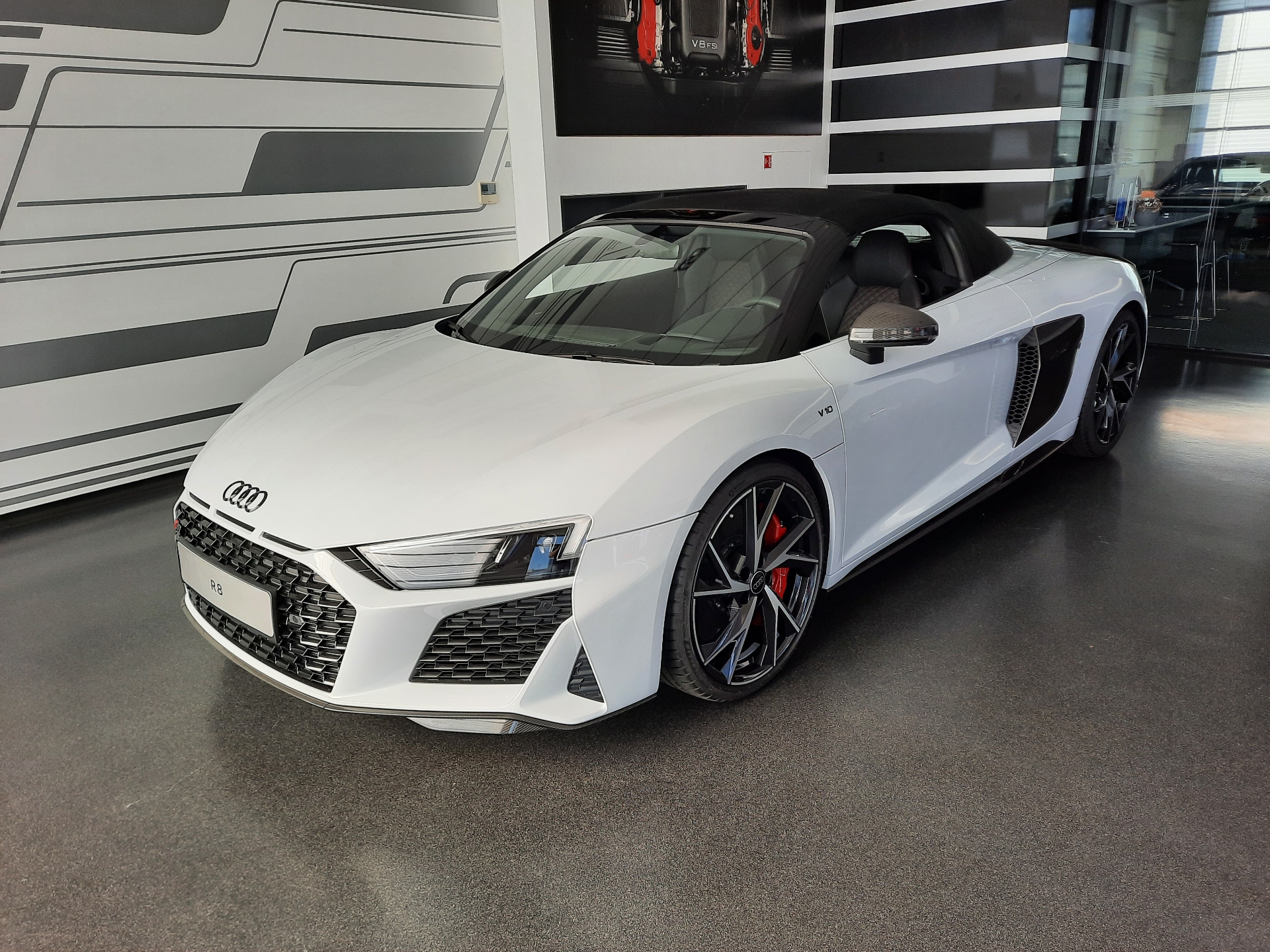 Audi R8