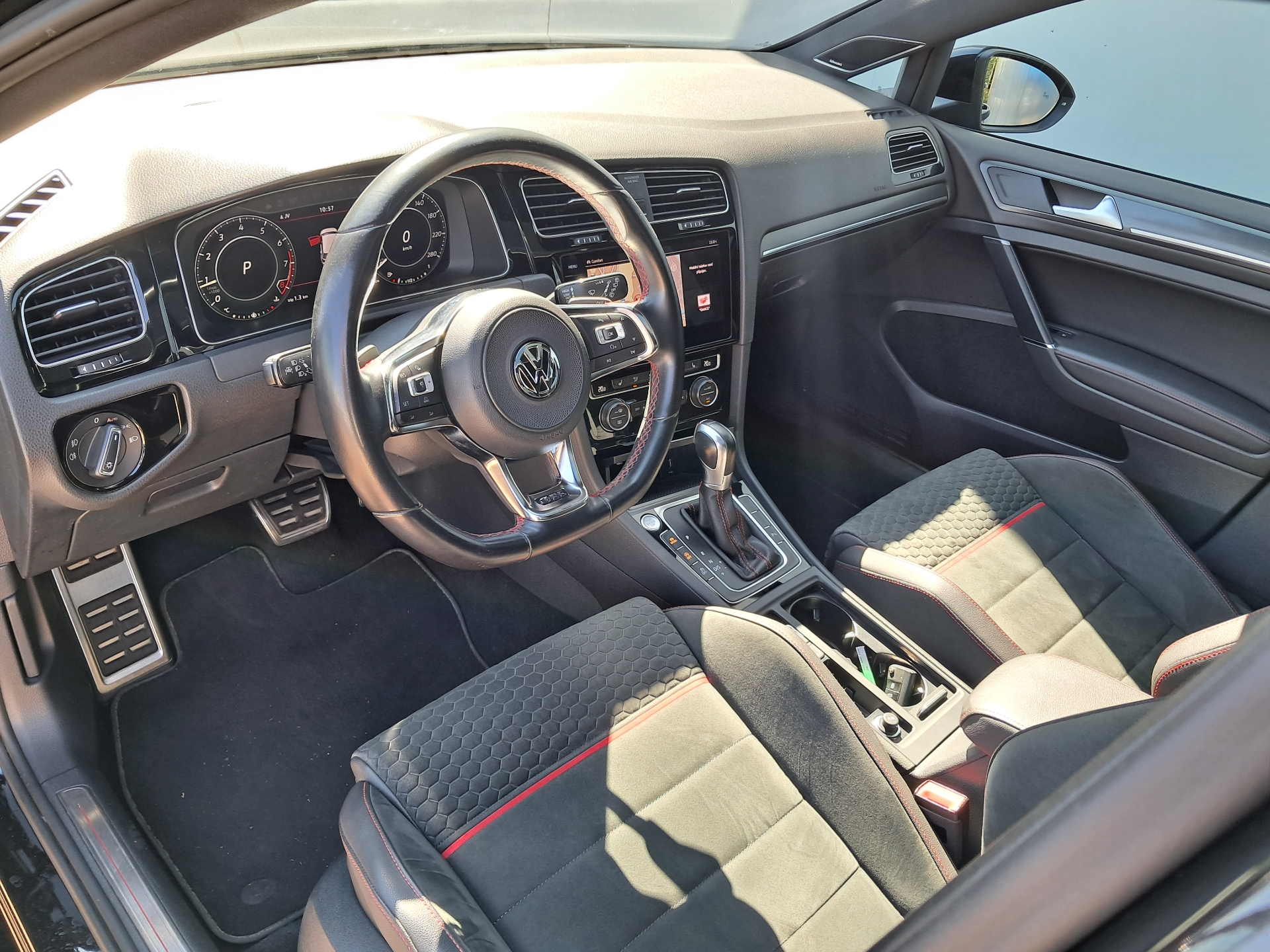 Volkswagen Golf GTI