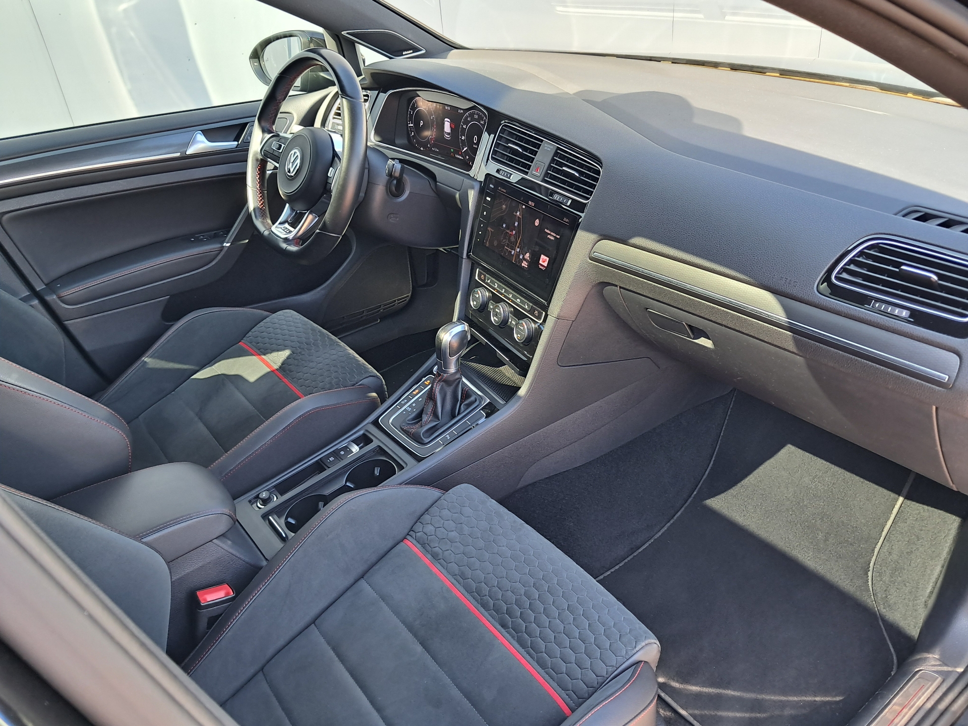 Volkswagen Golf GTI