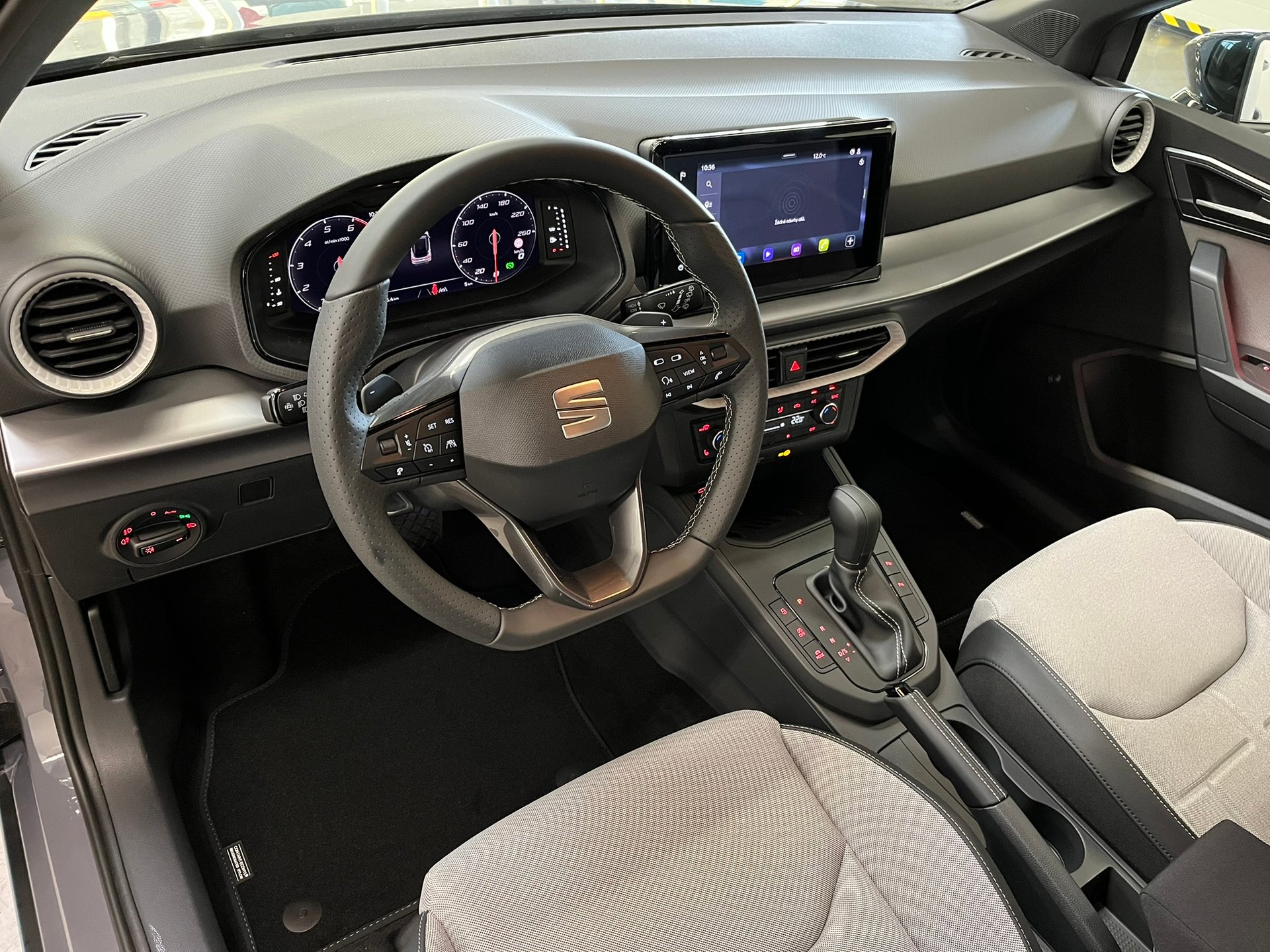 Seat Arona