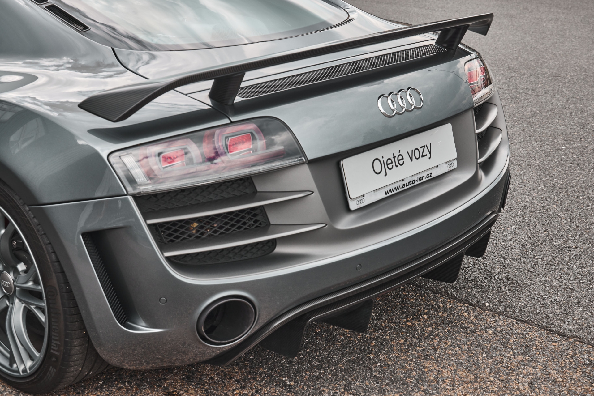 Audi R8
