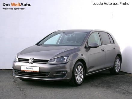 VW Golf comfortline 1.2 TSI 81 kW manuál ,
