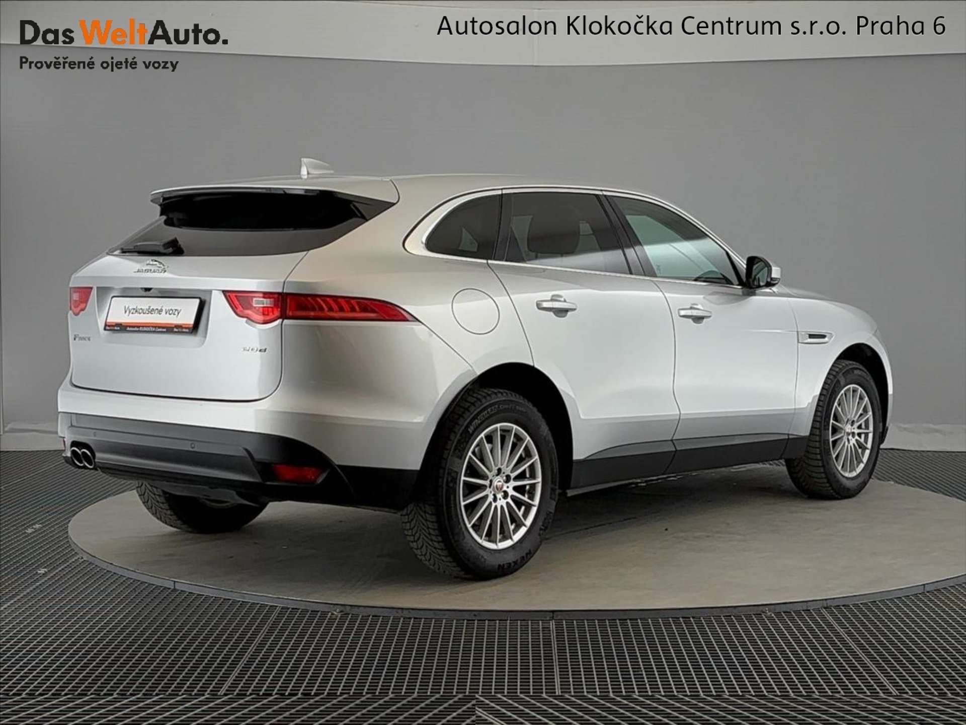 Jaguar F-Pace