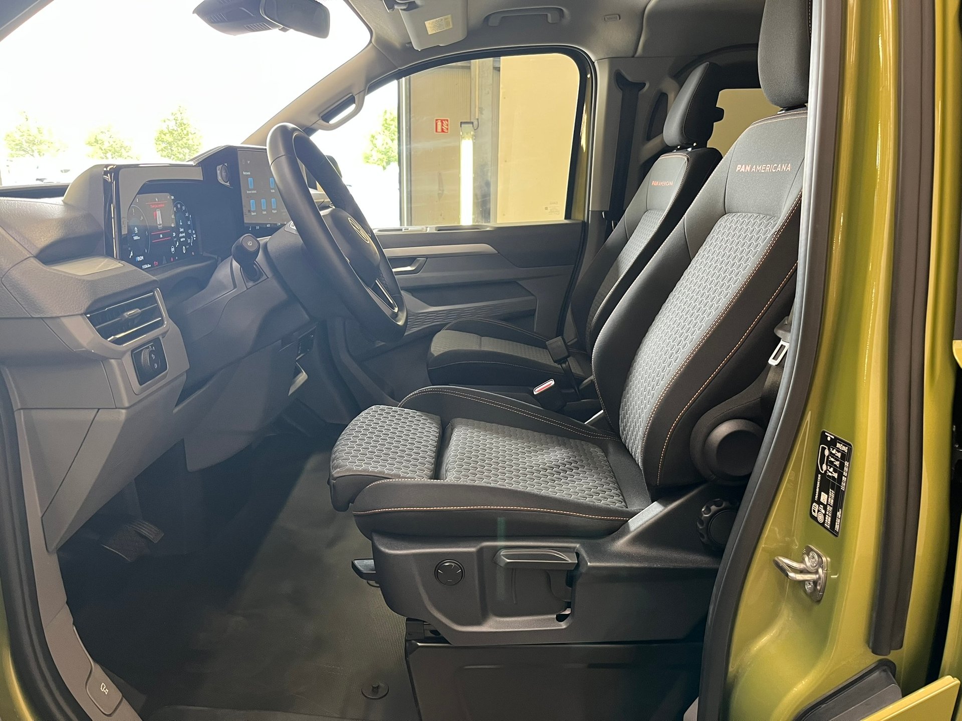 Volkswagen T7 Kombi