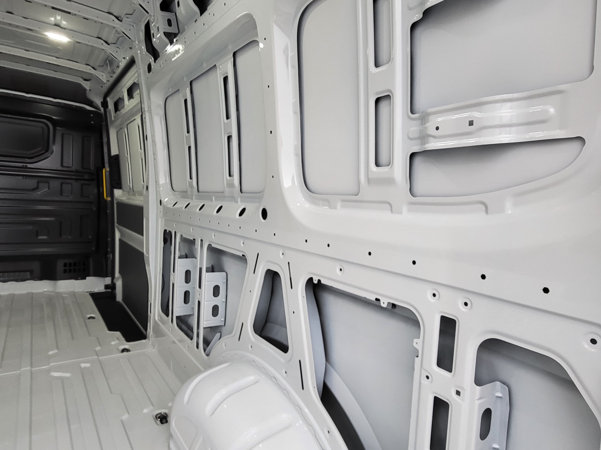 Volkswagen Crafter - skříňový vůz