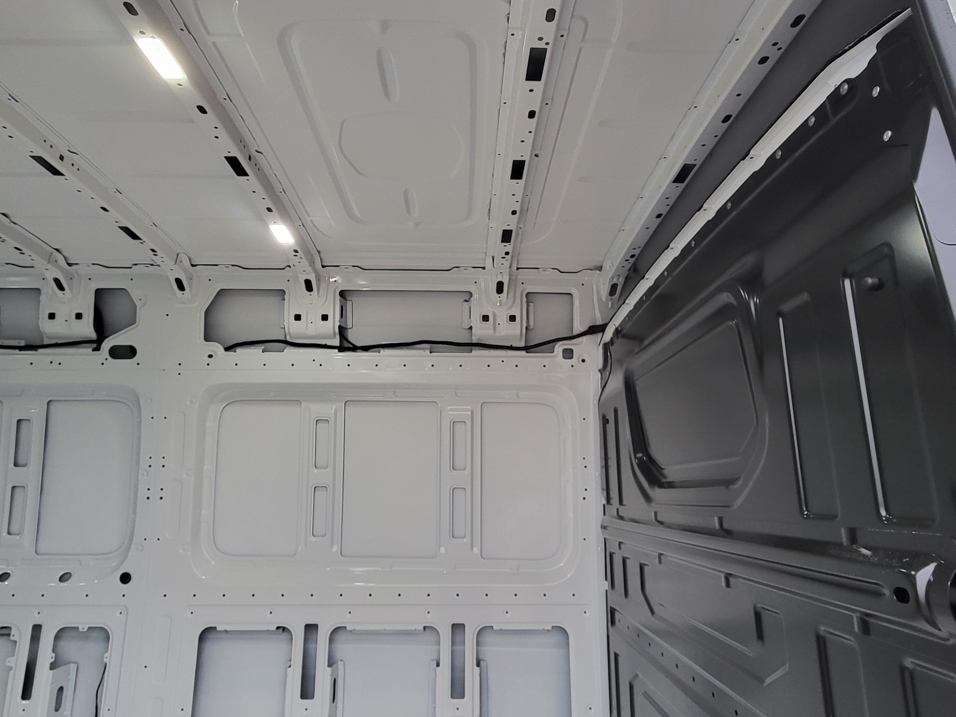 Volkswagen Crafter - skříňový vůz