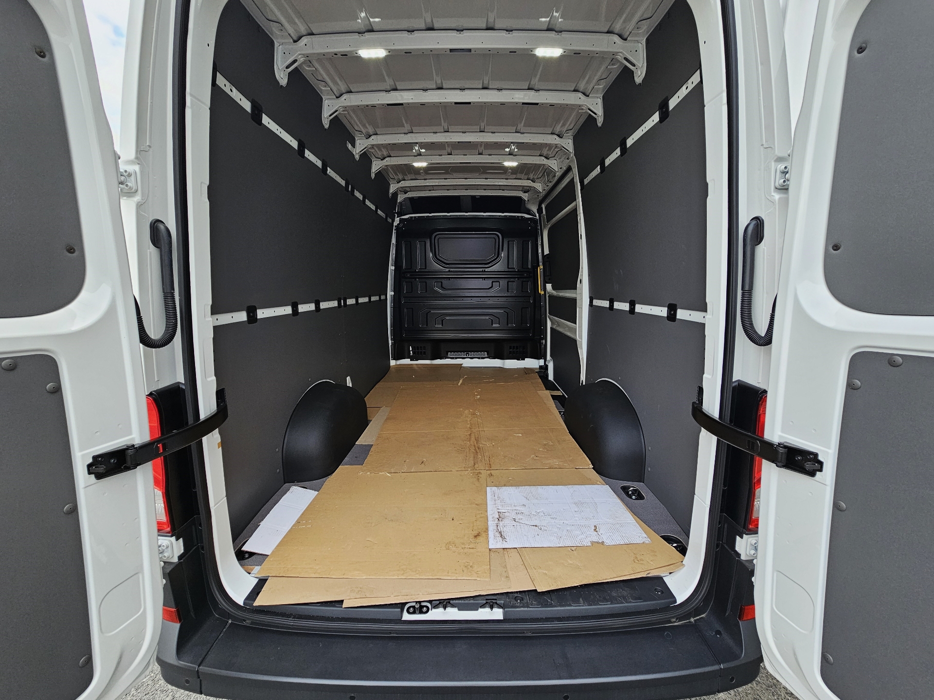 Volkswagen Crafter - skříňový vůz