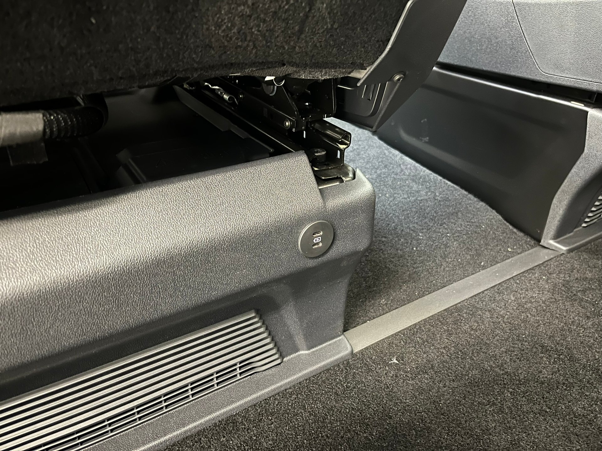 Volkswagen T7 Caravelle