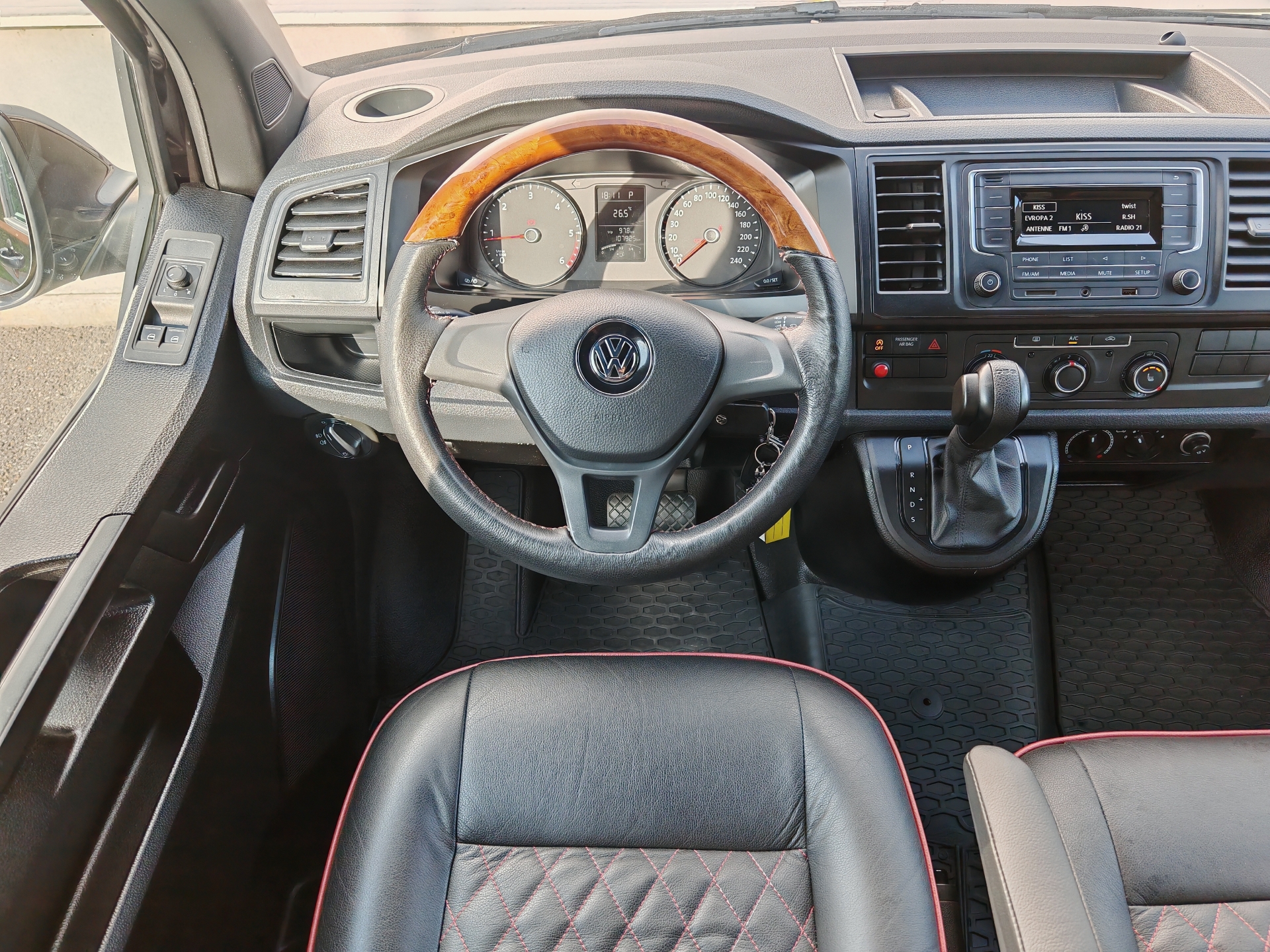 Volkswagen Caravelle