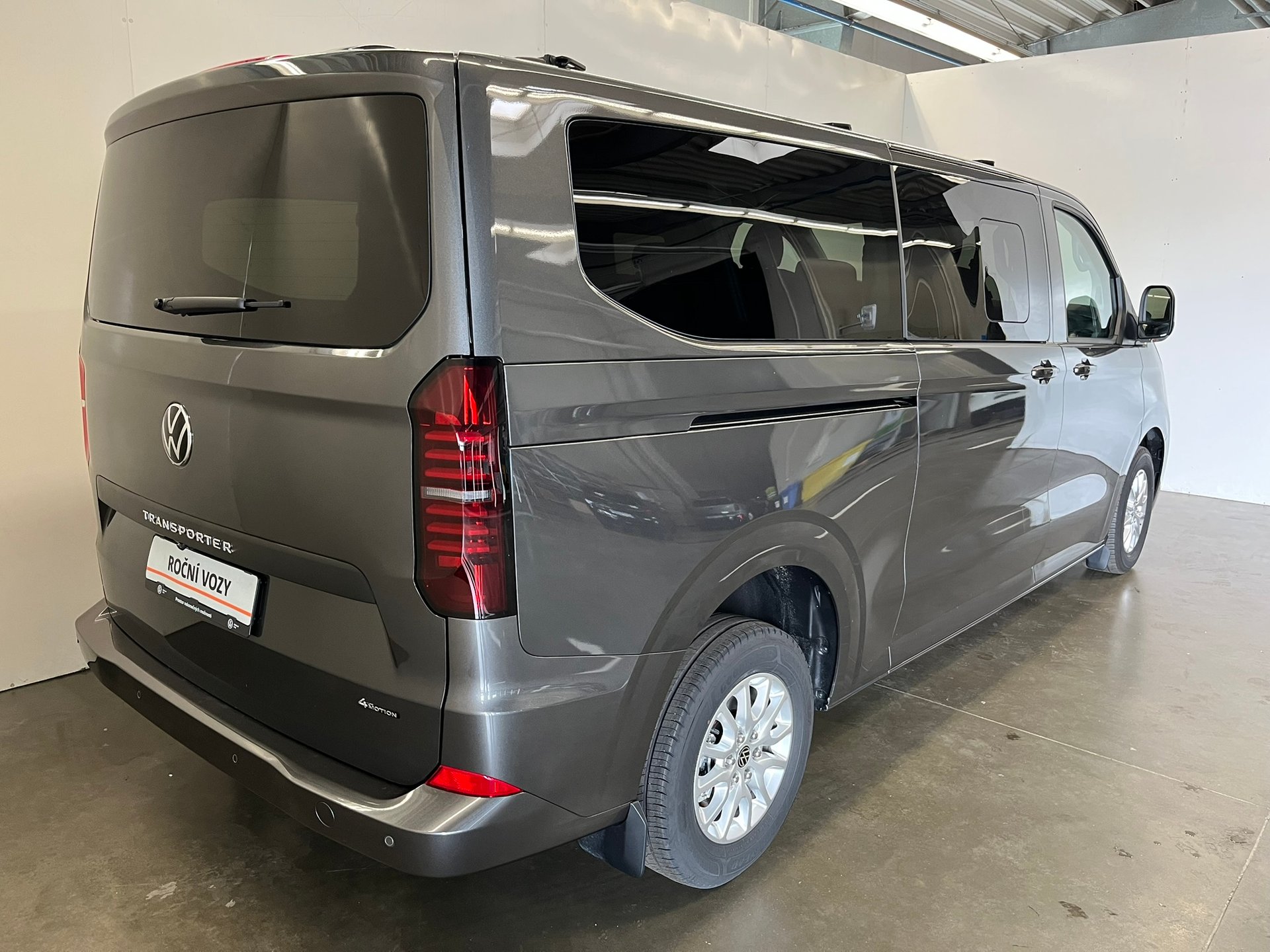 Volkswagen T7 Kombi