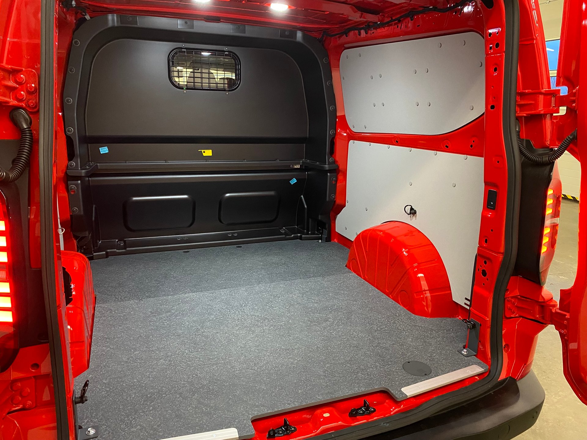 Volkswagen T7 Kasten PLUS