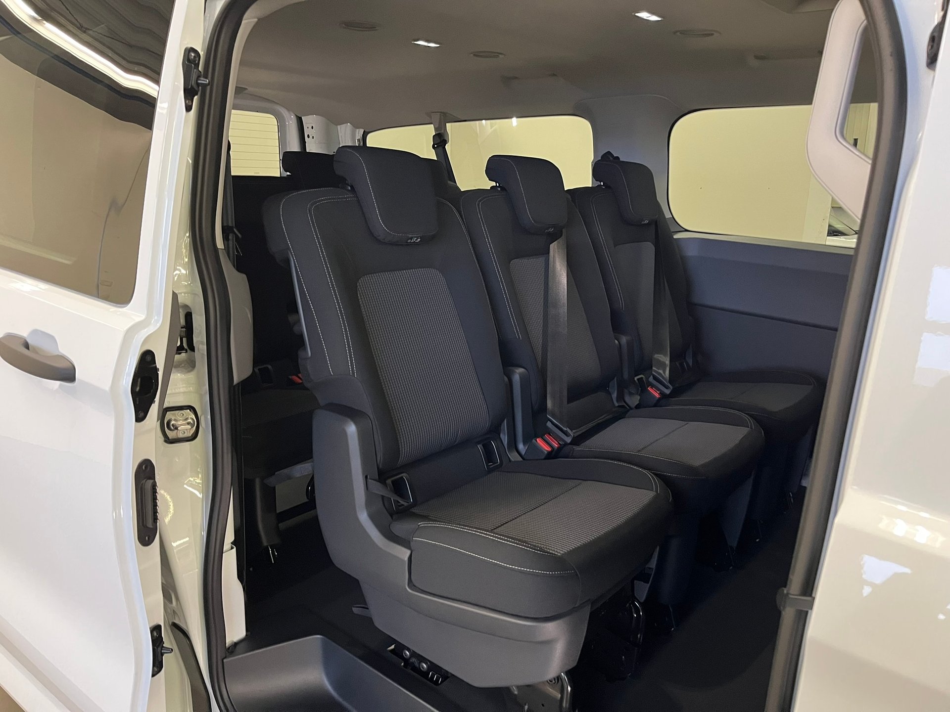 Volkswagen T7 Kombi