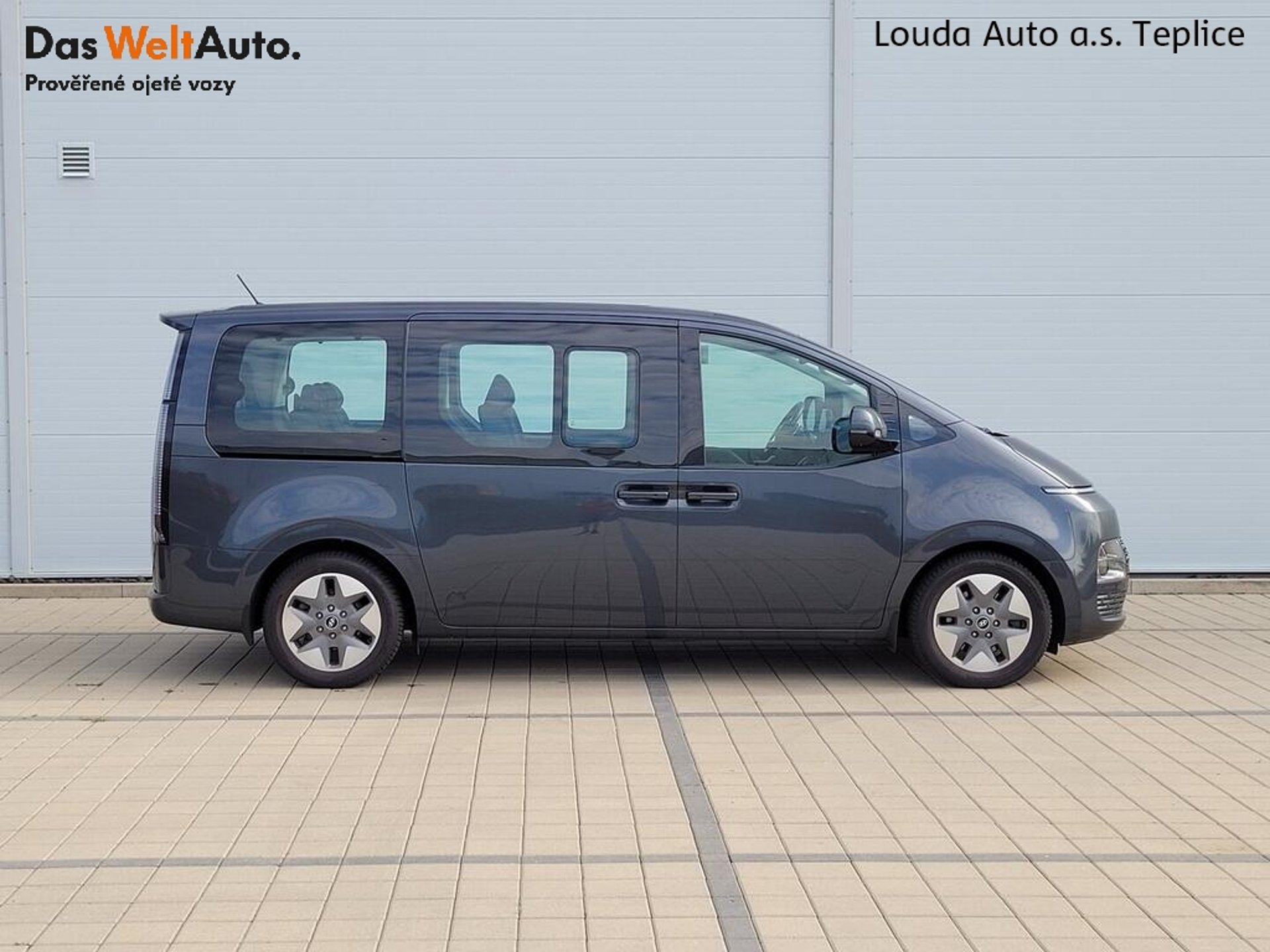Hyundai Staria