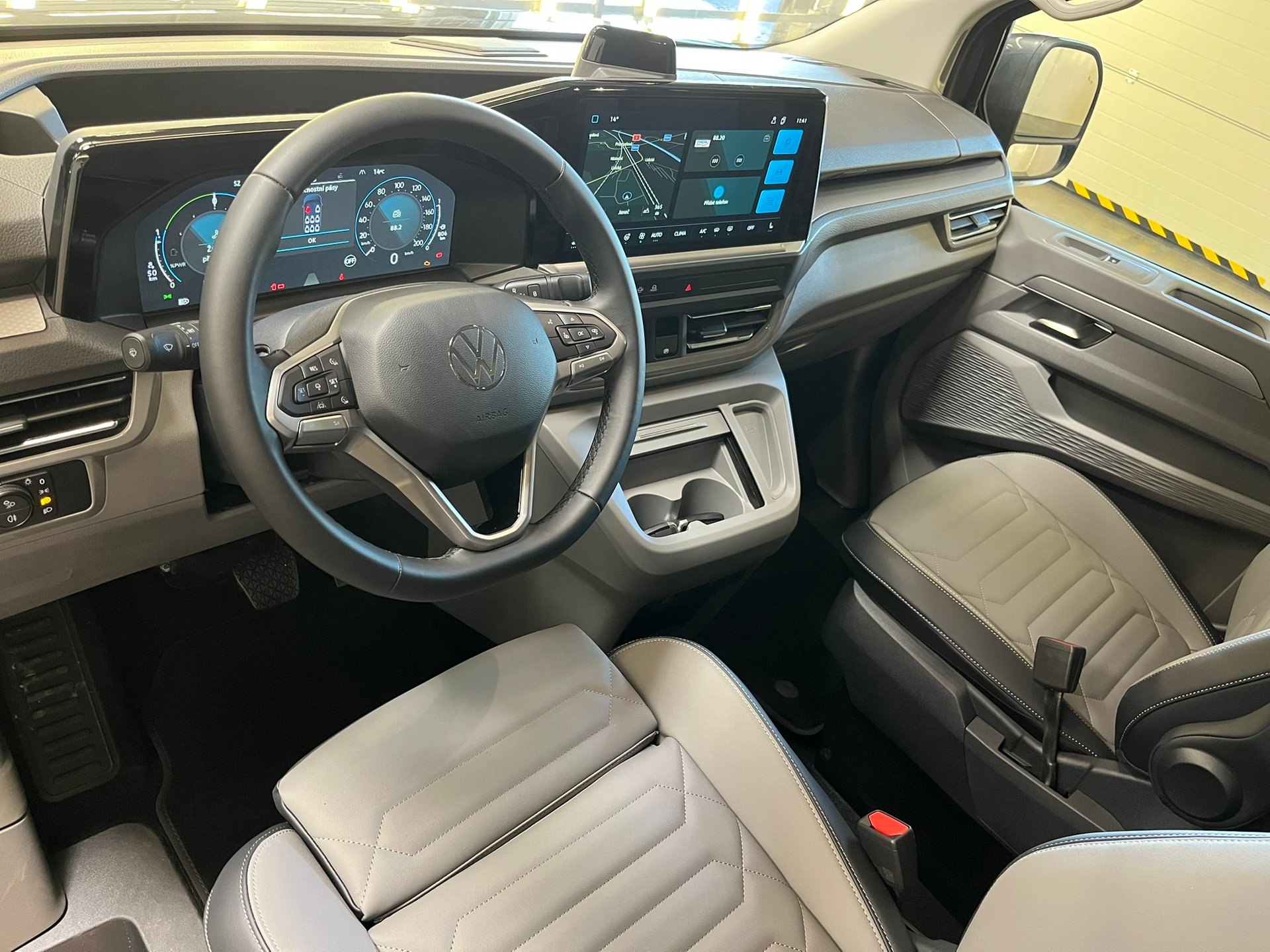 Volkswagen T7 Caravelle