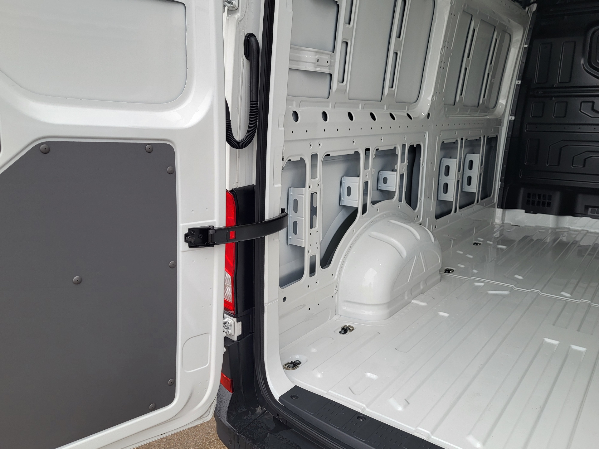 Volkswagen Crafter - skříňový vůz