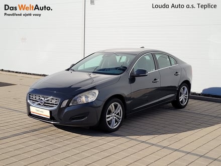 Volvo S60  1.6  88 kW manuál ,