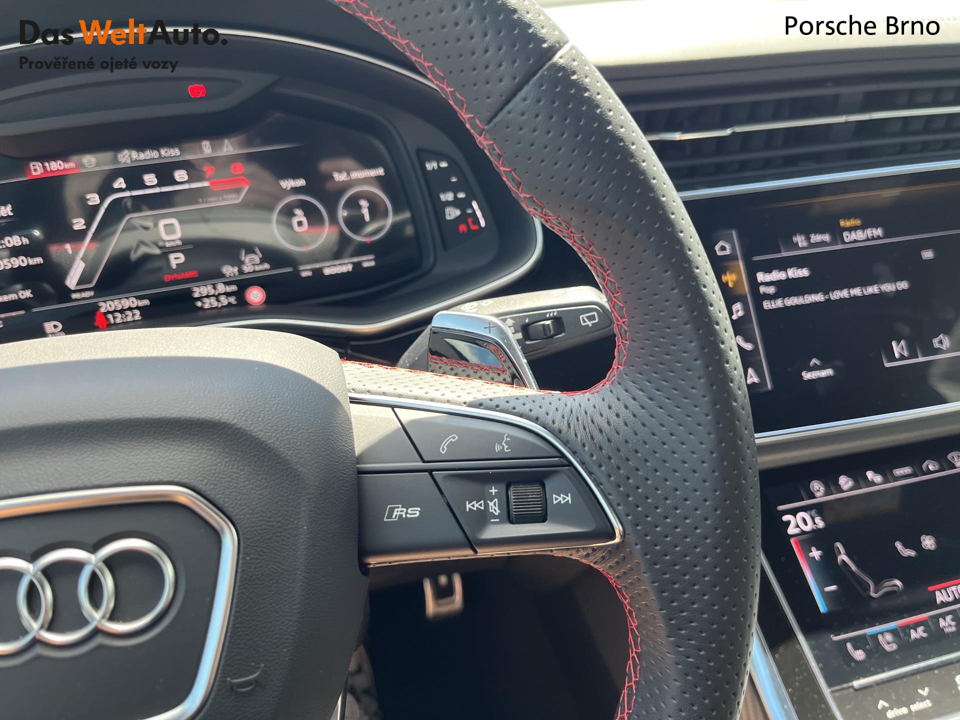 Audi RSQ8