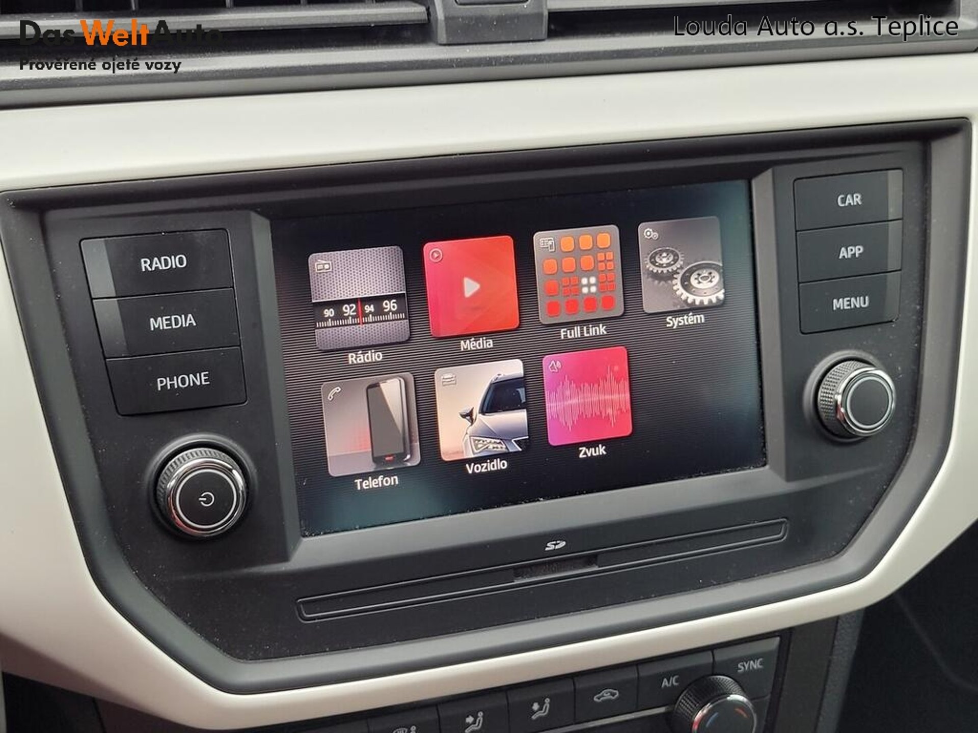Seat Arona
