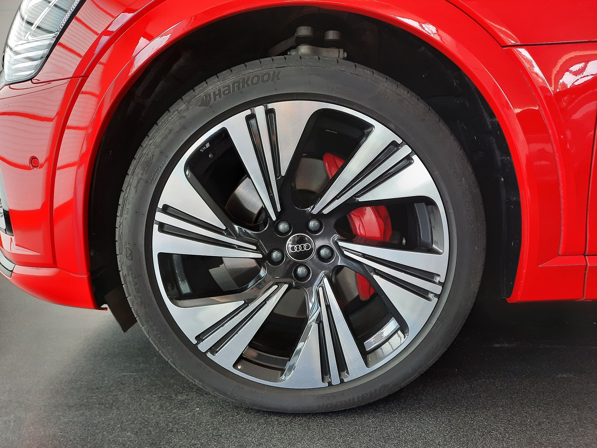 Audi Q8 e-tron
