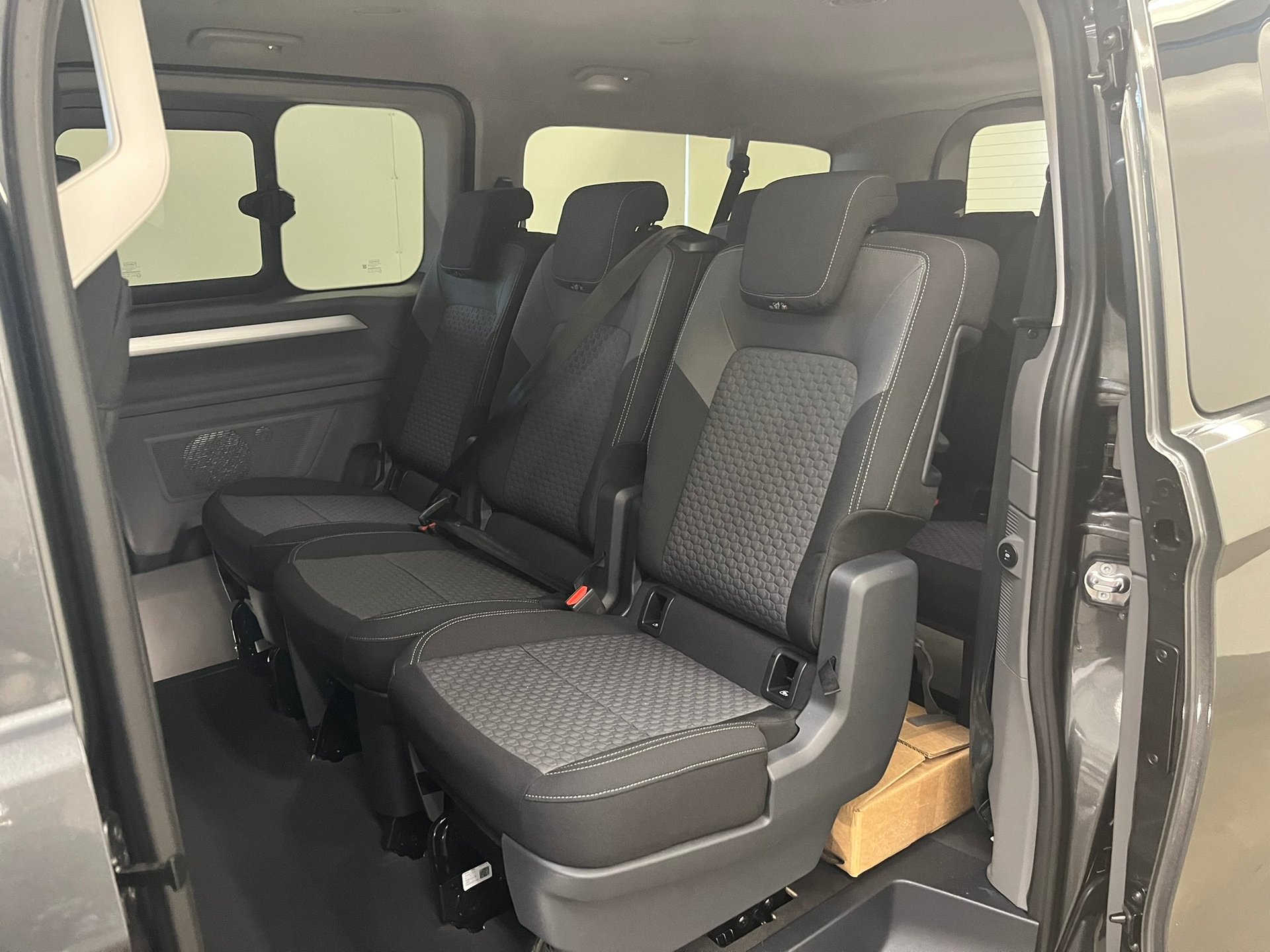 Volkswagen T7 Caravelle