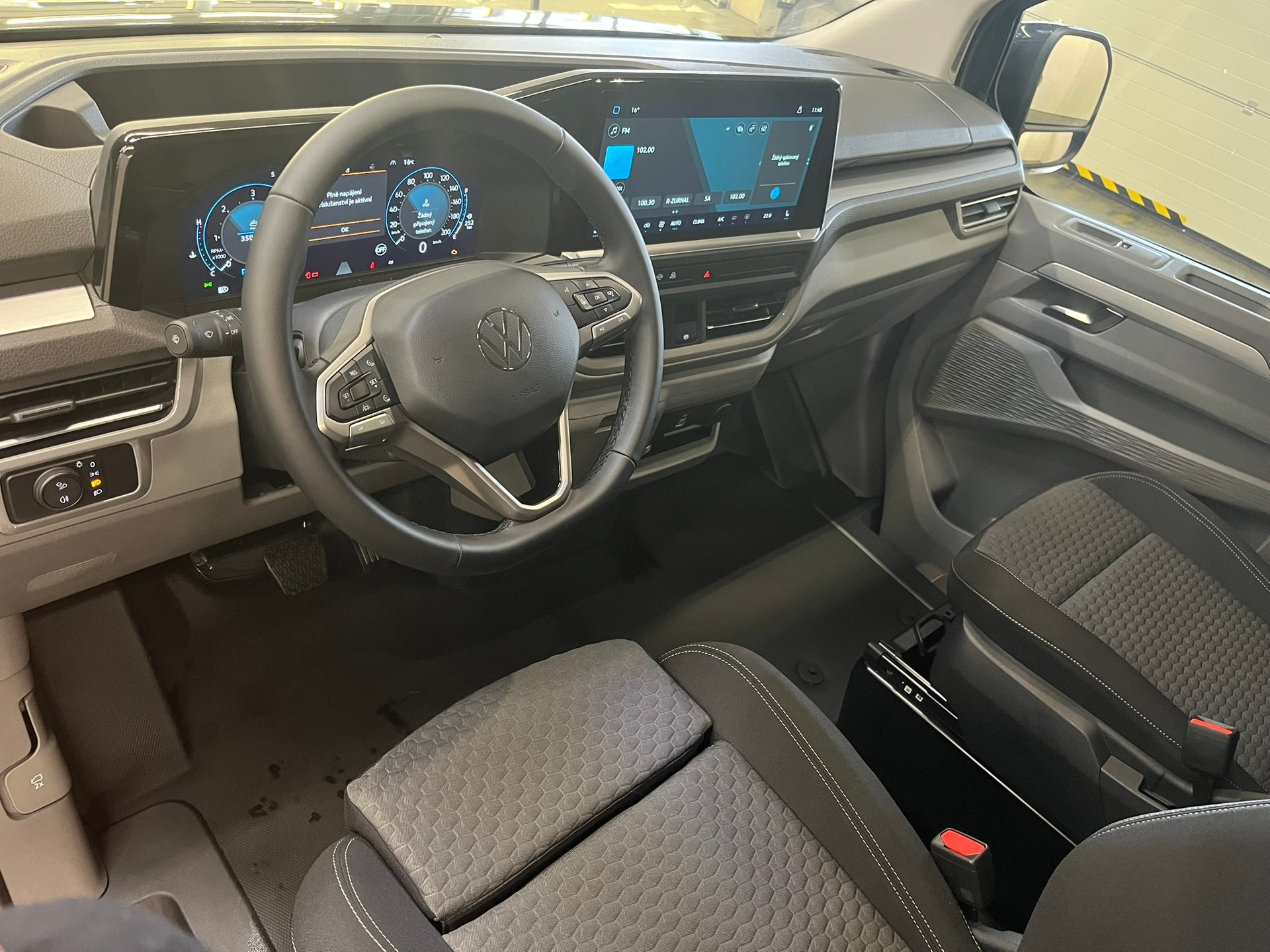 Volkswagen T7 Caravelle
