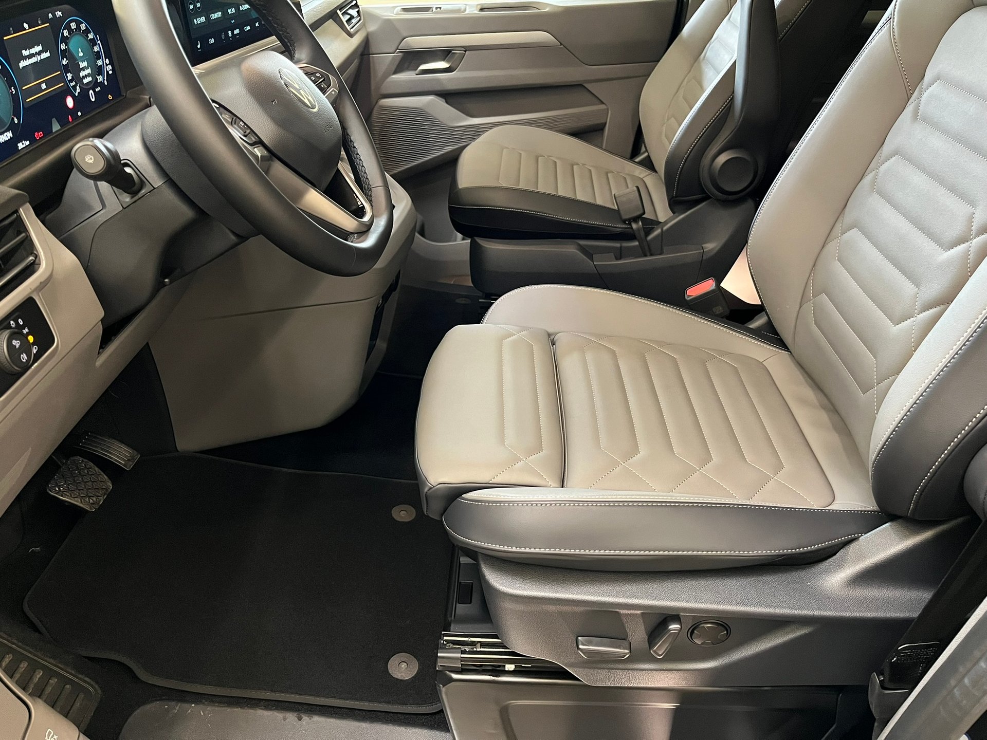 Volkswagen T7 Caravelle