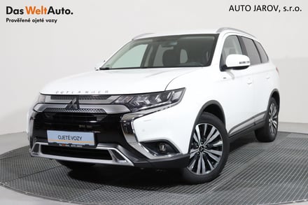 Mitsubishi Outlander 2,0i 4x4 7 míst/ TAŽNÉ Z.,LED