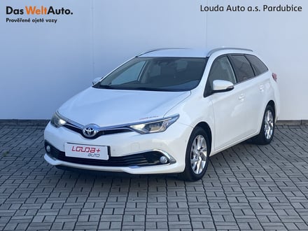 Toyota Auris Executive 1.6  97 kW manuál ,DPH