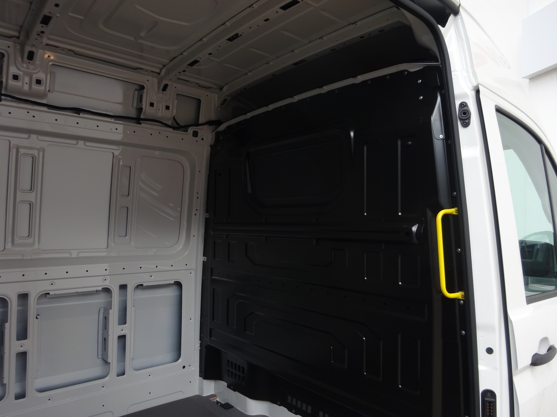 Volkswagen Crafter - skříňový vůz