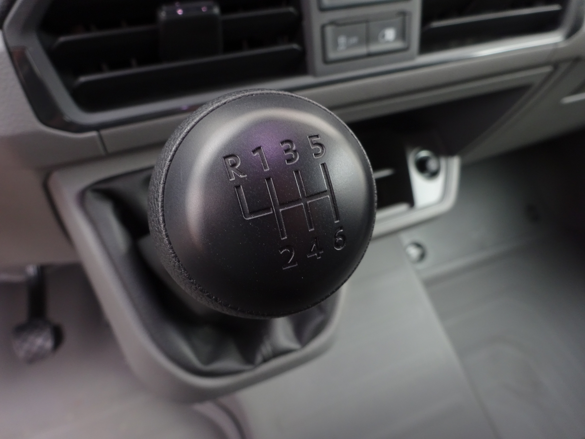 Volkswagen Crafter - skříňový vůz