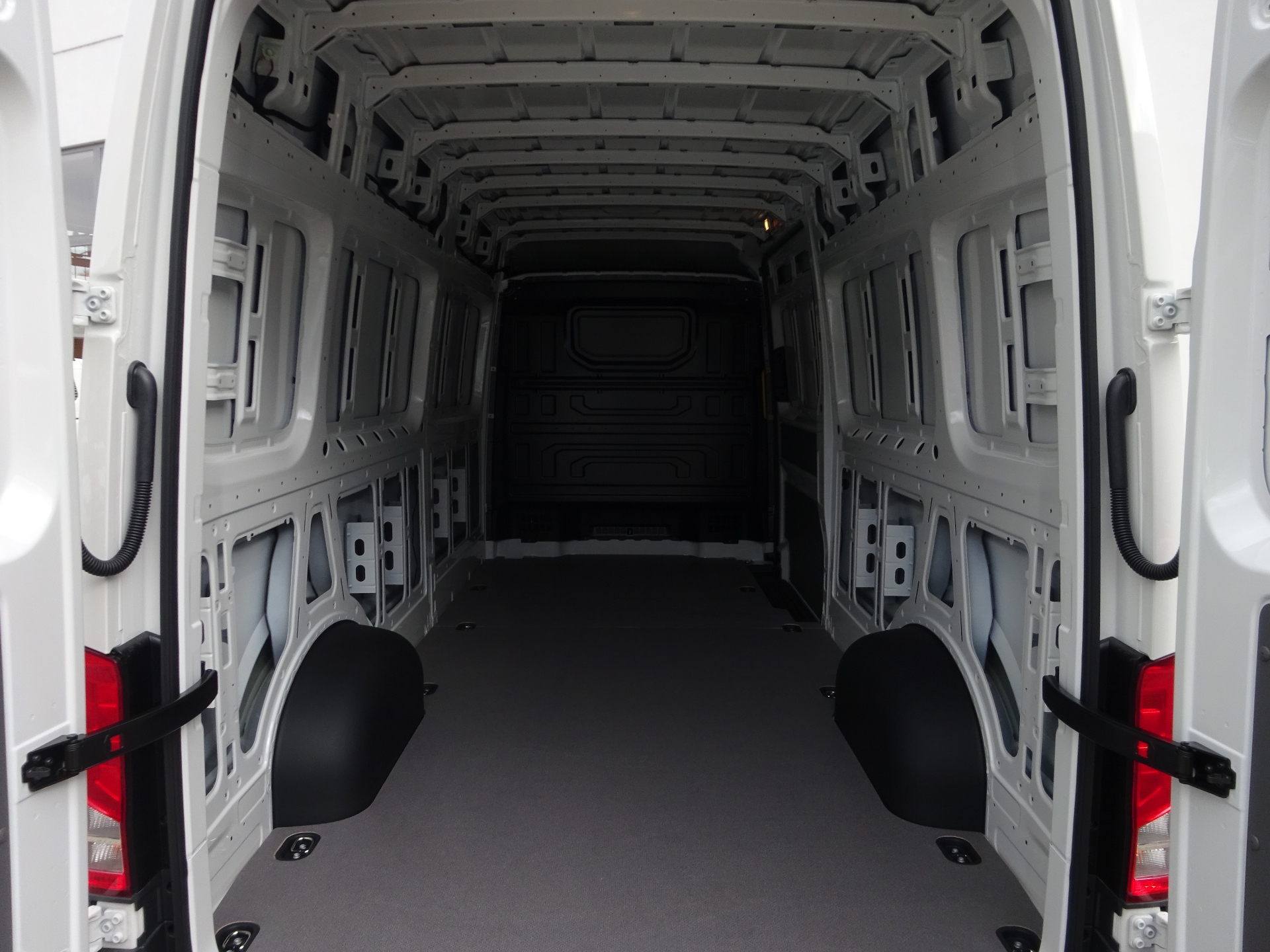 Volkswagen Crafter - skříňový vůz