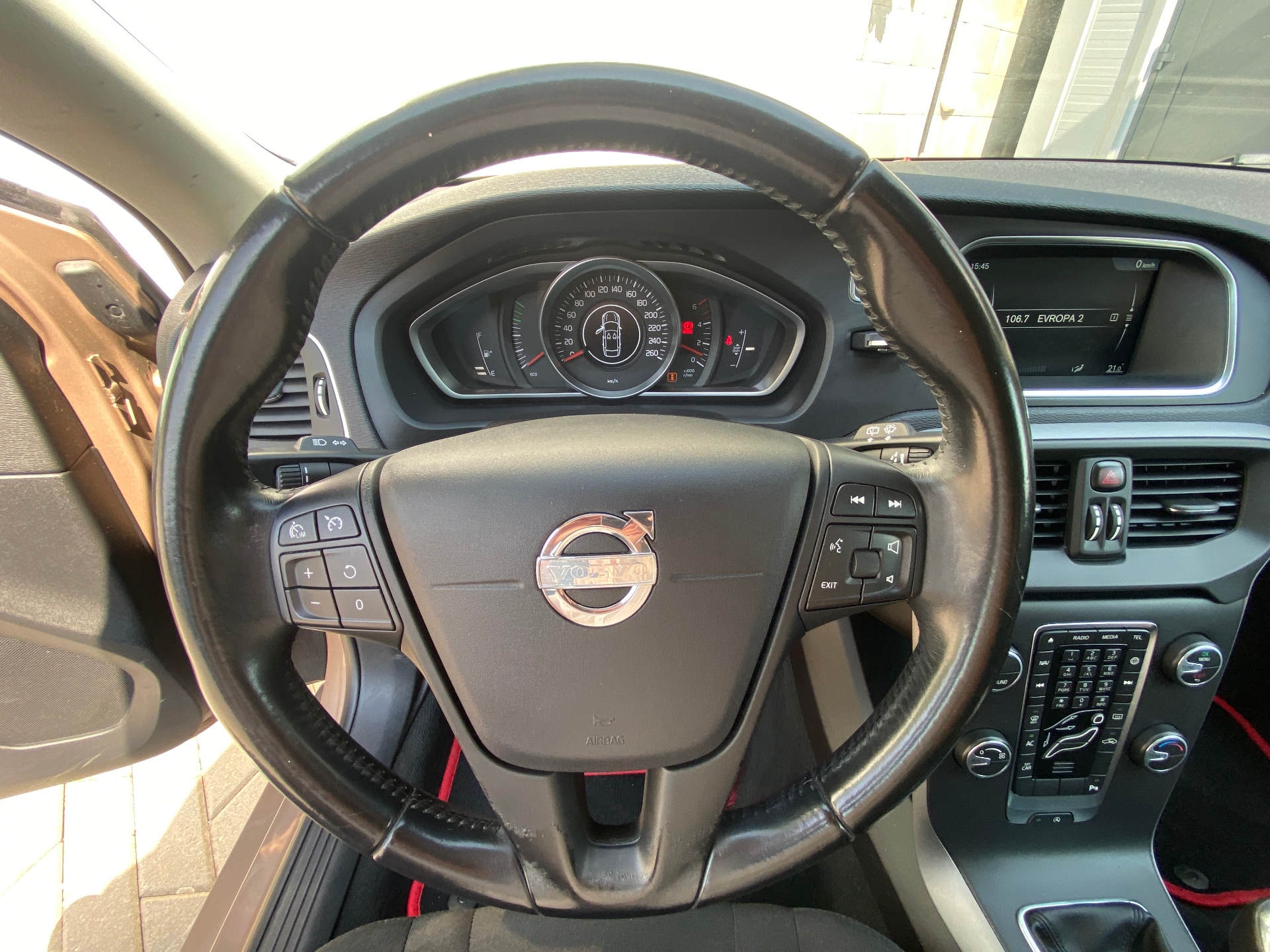 Volvo V40