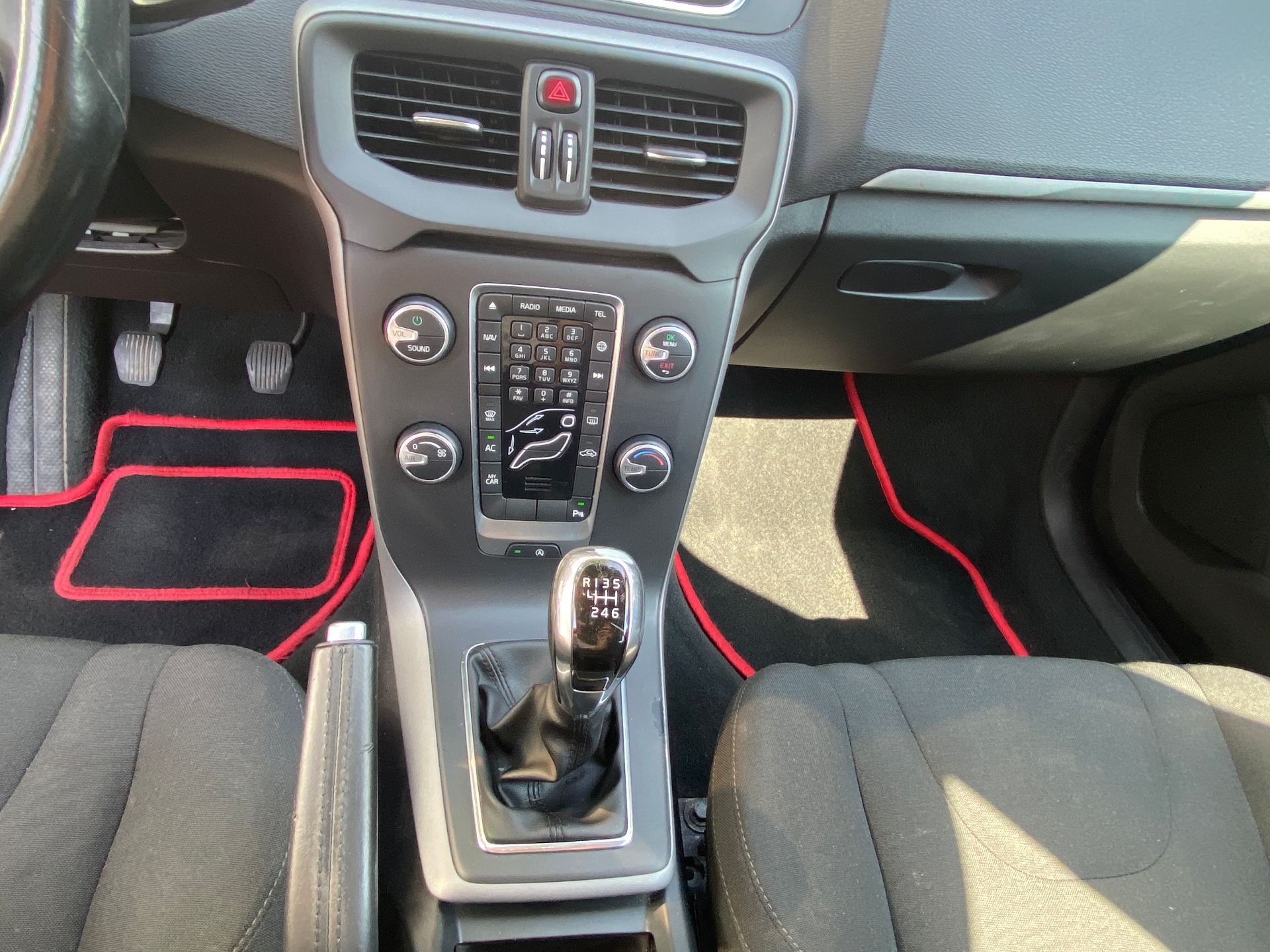 Volvo V40