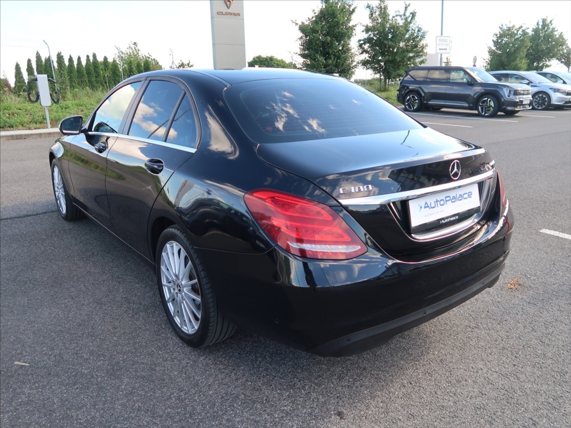 Mercedes-Benz C180