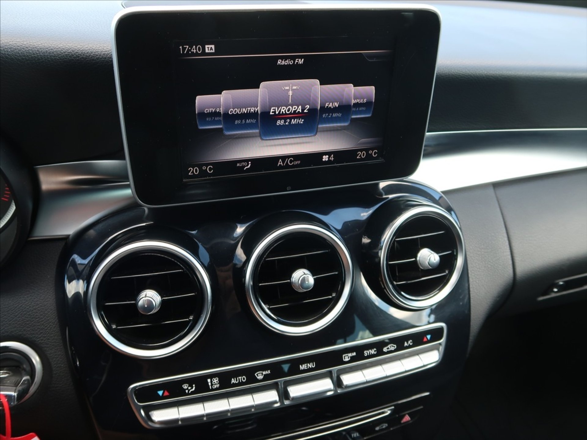 Mercedes-Benz C180