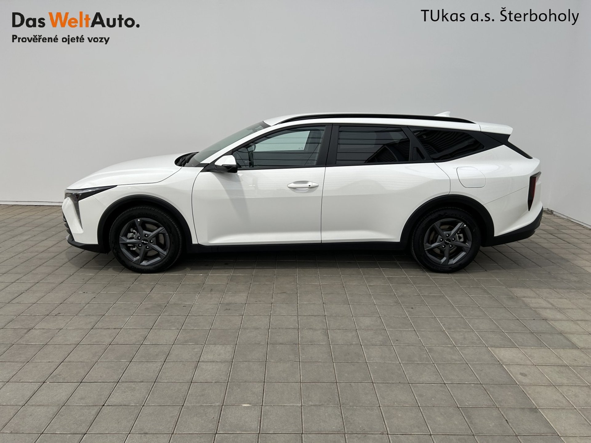 Kia K4