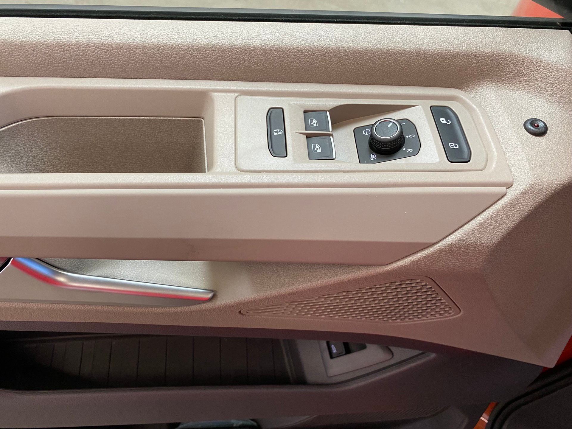Volkswagen Nový Multivan