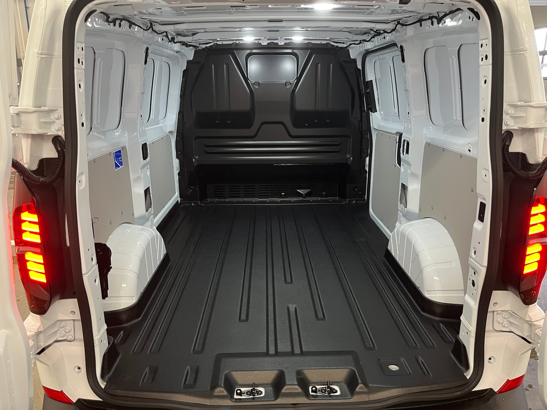 Volkswagen T7 Kasten