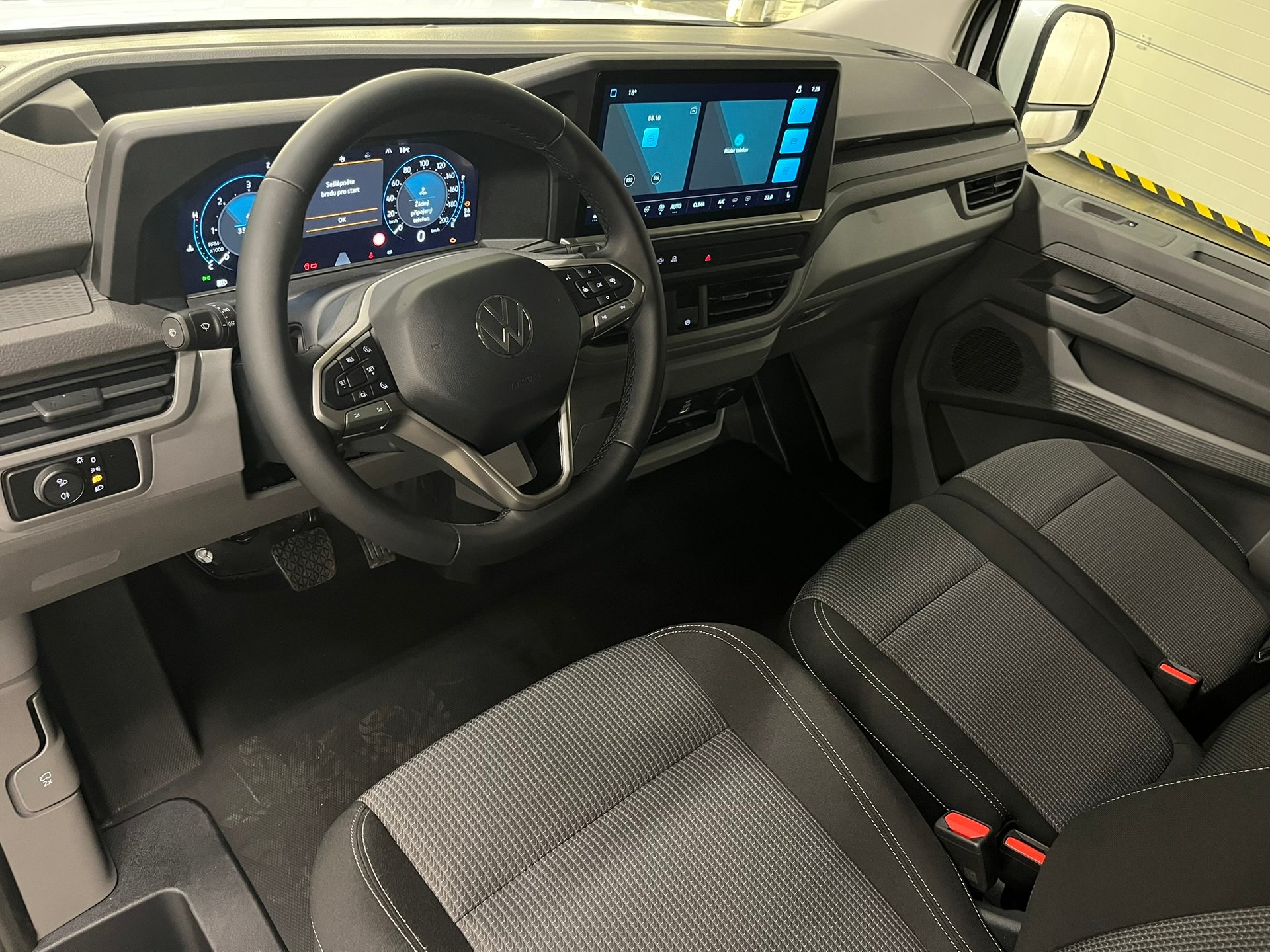 Volkswagen T7 Kombi